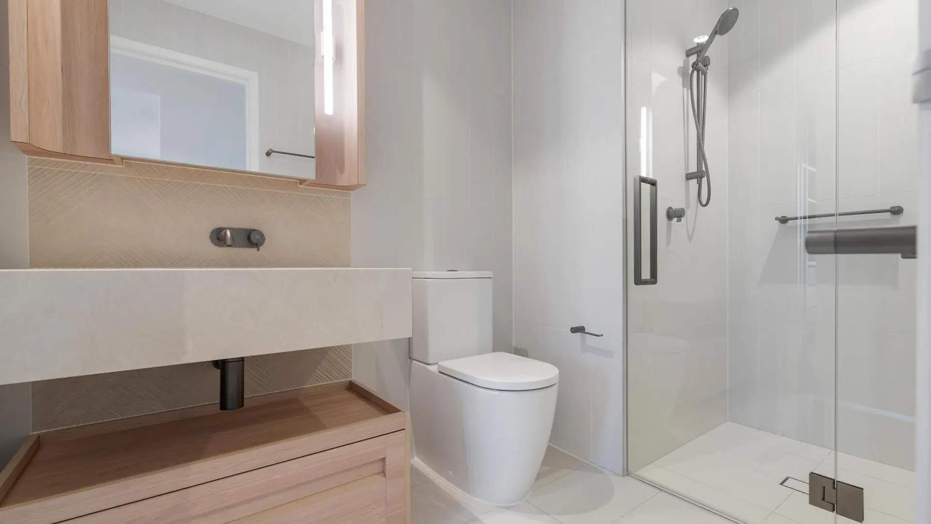 1 Bedroom In Qwr Pool Casino River Views Brisbane