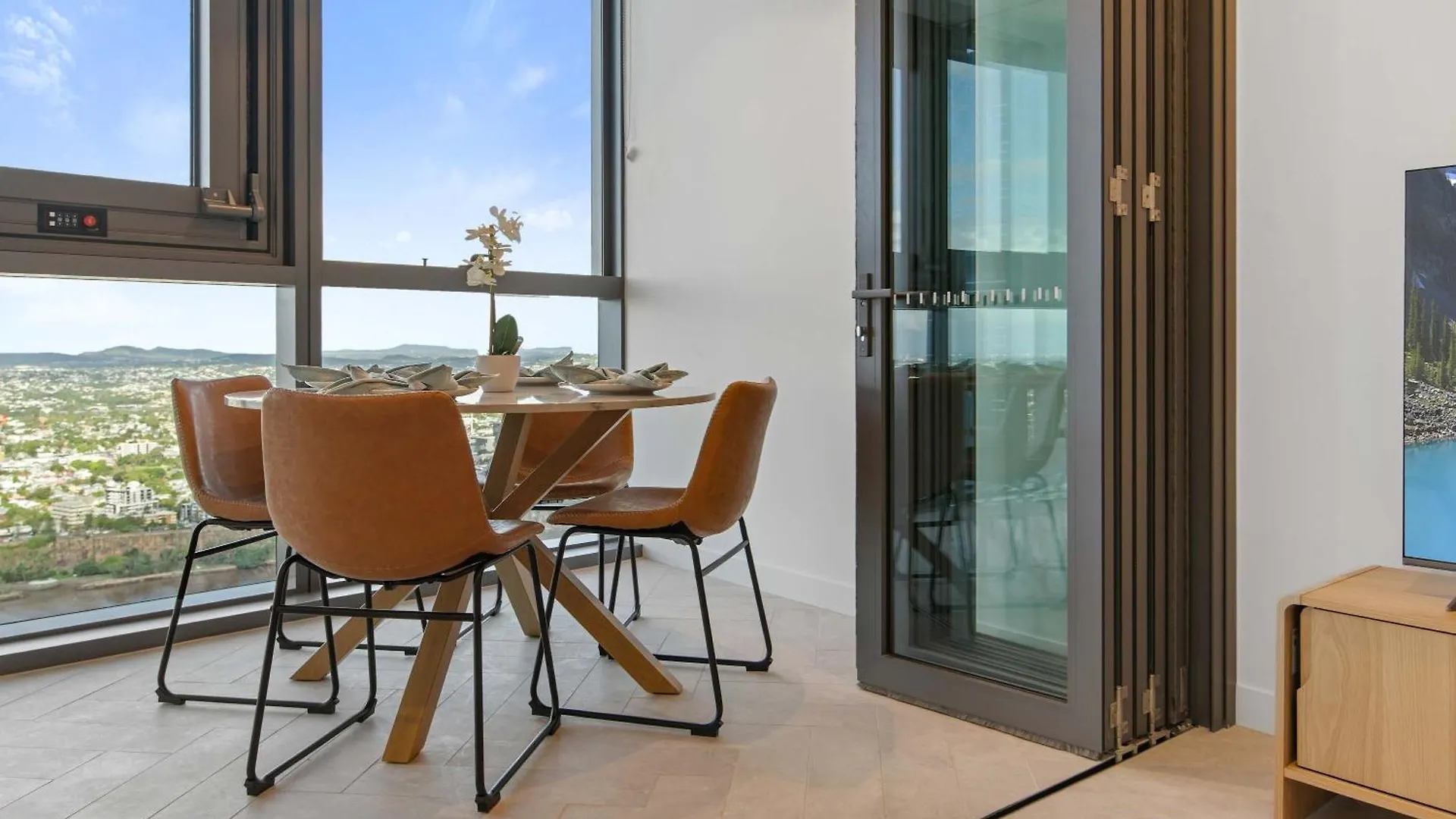 1 Bedroom In Qwr Pool Casino River Views Brisbane Australia